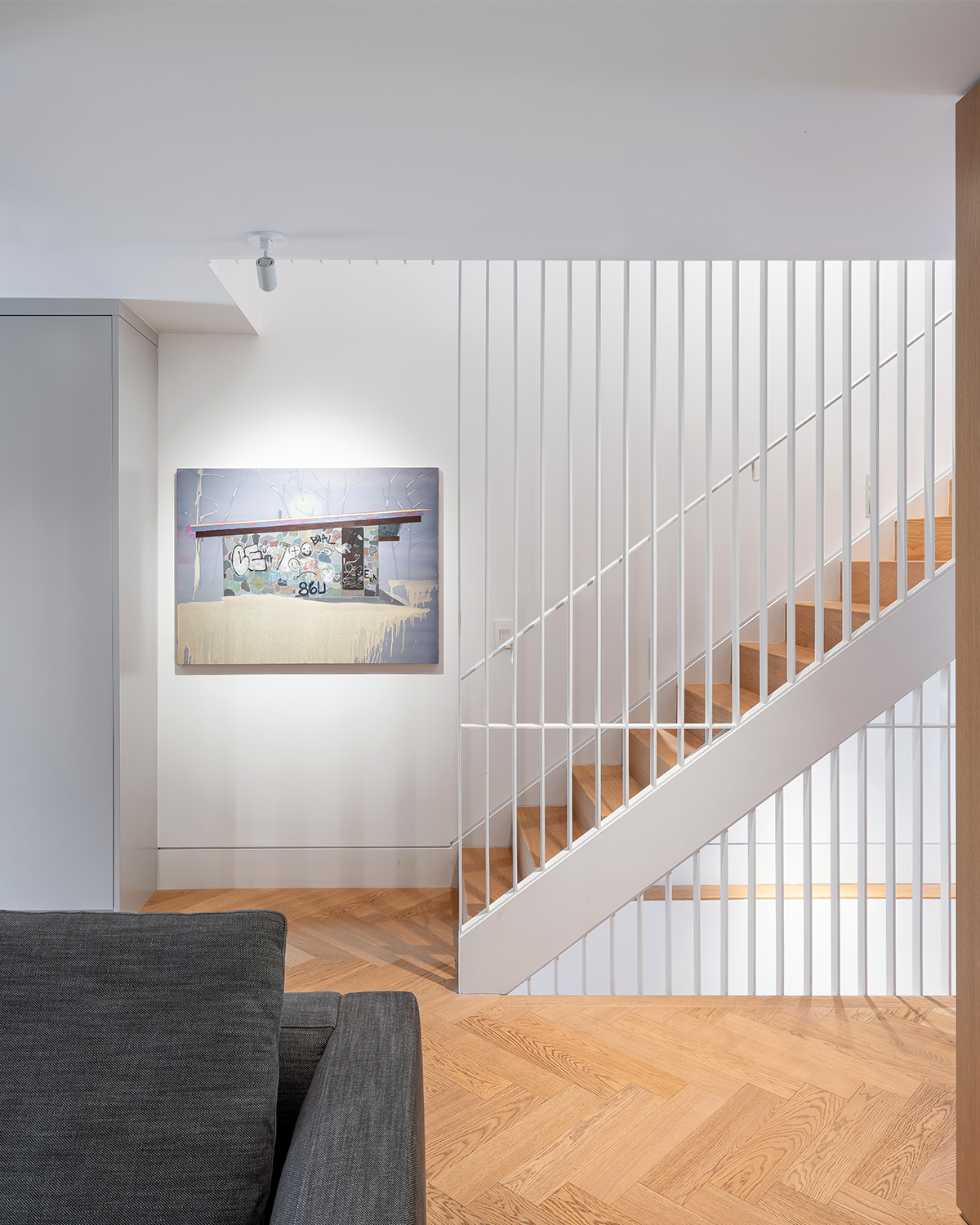 Herringbone Flooring Ideas for Luxury Interiors